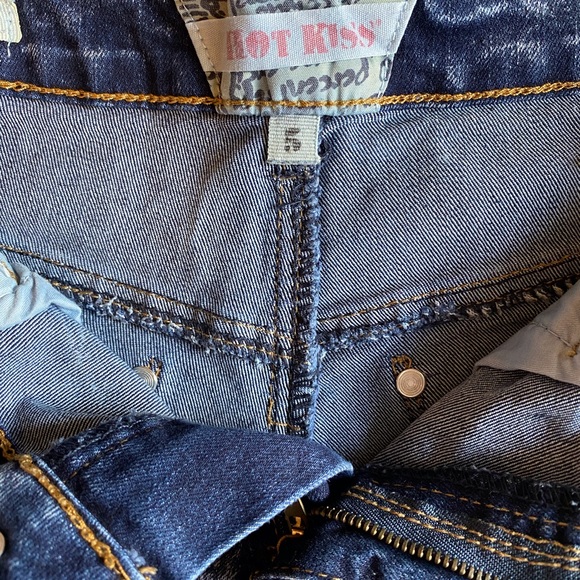 Cici Acid Wash Crochet Detailing Jean Shorts - Picture 6 of 6